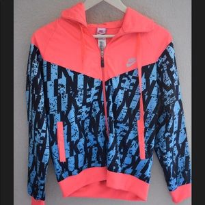 Nike wind breaker!!